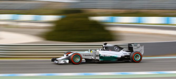 Toto Wolff: "Espero que los coches actuales sean tan rápidos como los de antes"