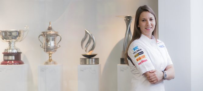 El equipo Sauber ficha a Simona De Silvestro como piloto afiliada en 2014