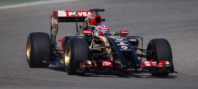 Romain Grosjean: "Ha sido genial salir a la pista por primera vez con el E22"