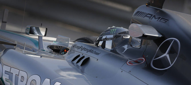 Nico Rosberg pilota el Mercedes W05 en Baréin