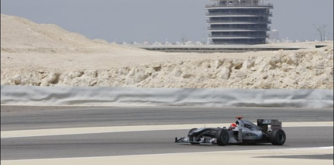 Baréin bautiza con el nombre de Michael Schumacher la primera curva de su circuito