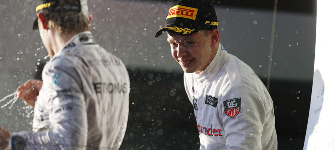 Kevin Magnussen debuta con podio en Australia 2014