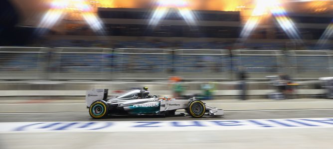 Rosberg recibe una reprimenda por entorpecer a Pérez en los Libres 2