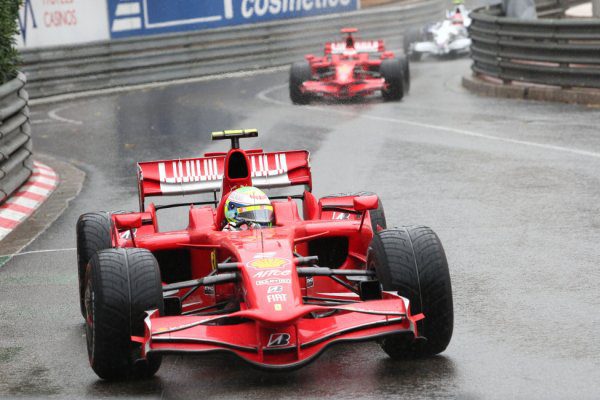 Massa no ayuda a mantener la calma en Maranello