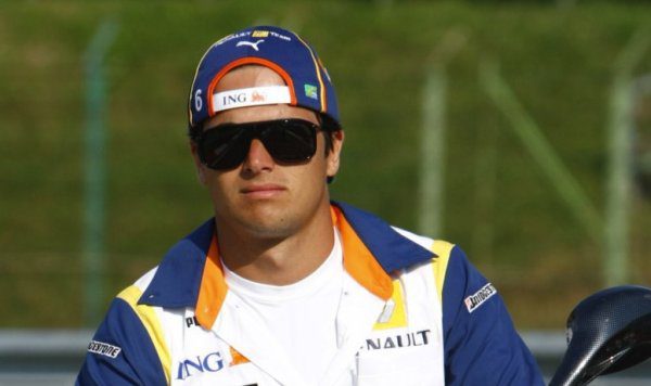 Piquet se irá si Alonso se queda en Renault