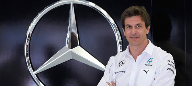 Wolff aclara que en Mercedes ambos lados del 'box' tendrán que compartir información