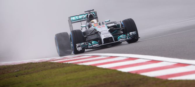 Lewis Hamilton: "Llevarse la pole en estas condiciones es una sensación satisfactoria"