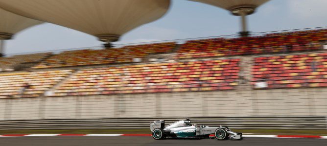 Lewis Hamilton domina y lidera otro doblete de Mercedes en el GP de China 2014