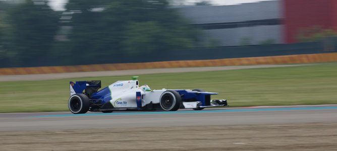 Simona de Silvestro cuenta con apoyo económico en Sauber