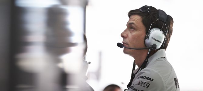 Toto Wolff: "Estoy convencido de que lo que McLaren aprende lo intercambia con Honda"