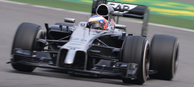 Jenson Button no cree que nadie cace a Mercedes por ahora: "Hemos de ser realistas"