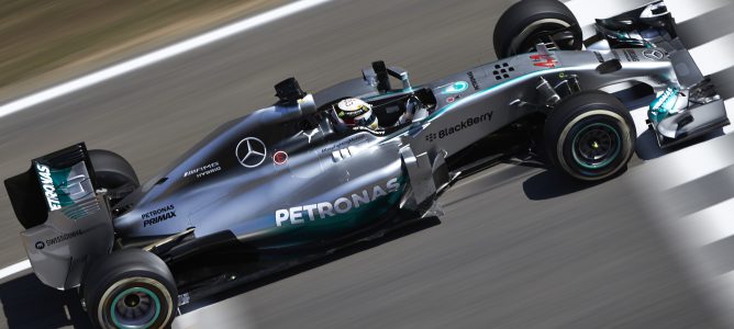 Lewis Hamilton y su Flecha Plateada brillan y triunfan en el GP de España 2014