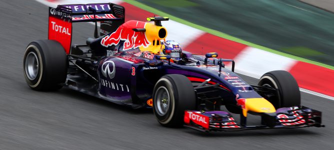 Red Bull confía en mantener a Ricciardo en 2015 tras su buen arranque de año