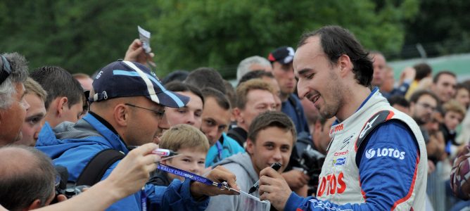 Kubica opina sobre la relación Hamilton-Rosberg: "Se conocen bien, y no creo que sea malo"