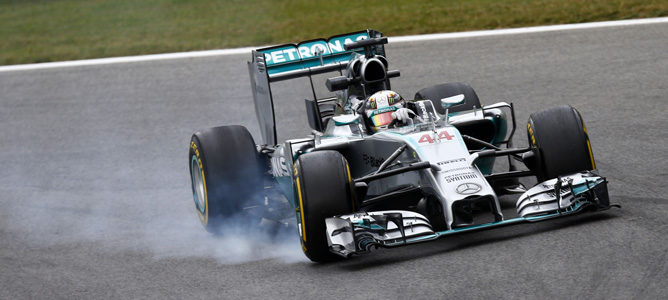 Lewis Hamilton marca la pauta con superblandos en los libres 2 del GP de Austria 2014