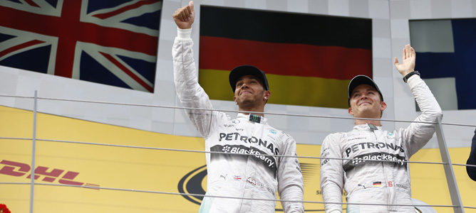 Nico Rosberg lidera el doblete de Mercedes en Austria y Bottas completa el podio