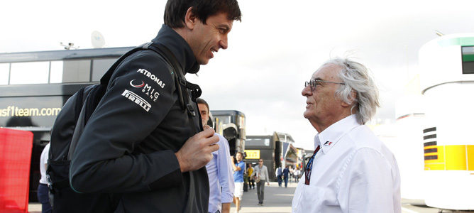 Toto Wolff insta a Bernie Ecclestone a cambiar el enfoque mediático de la F1