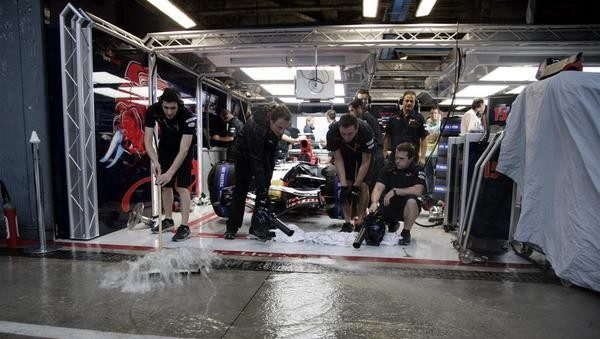 Adrian Sutil, emulando a Phelps en los primeros libres de Monza