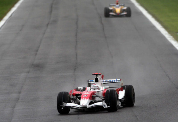 Trulli: "Las dos últimas carreras no reflejaron nuestro nivel"