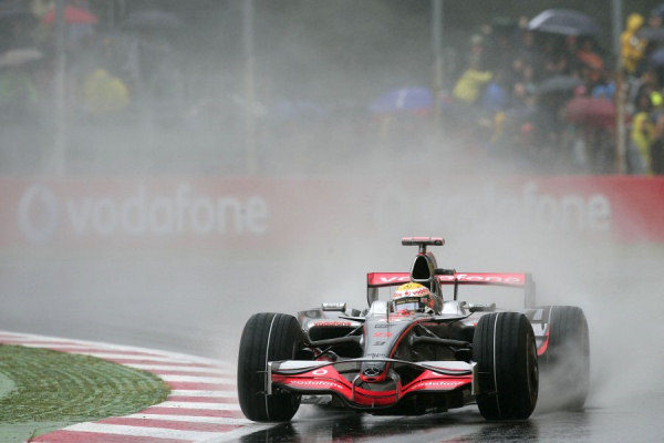 En McLaren confían en la lluvia para ganar el campeonato