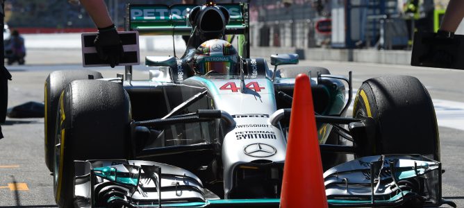 Mercedes no da tregua y, junto a Hamilton, lidera los Libres 2 del GP de Alemania 2014