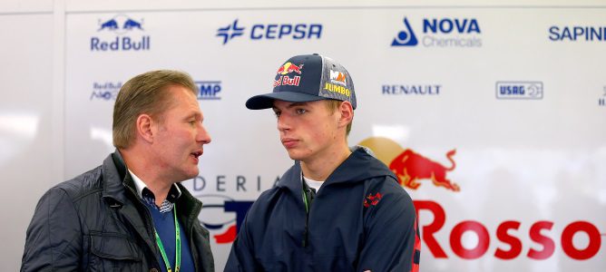 Max Verstappen completa un test en Rockingham con un RB7