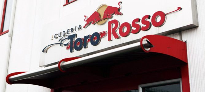 Dos trabajadores resultan heridos en la fábrica de Toro Rosso