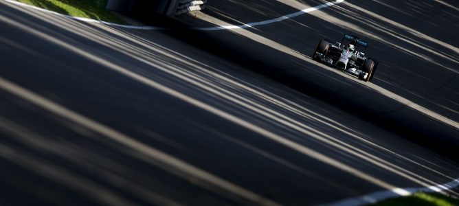 Hamilton cree que Pirelli fue conservadora en Monza: "Habría sido mejor ver más paradas"