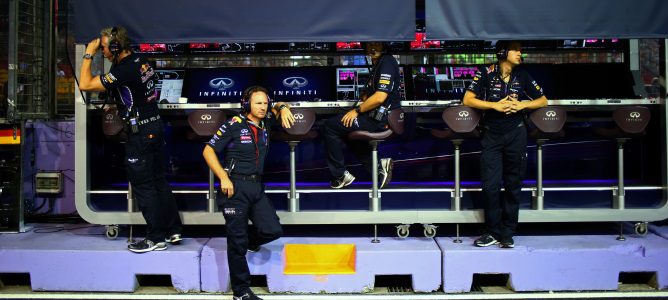 Christian Horner quiere que sus pilotos compitan: "Sería erróneo interferir dada la situación"