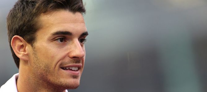 Jules Bianchi es trasladado al hospital tras un fuerte accidente en Suzuka