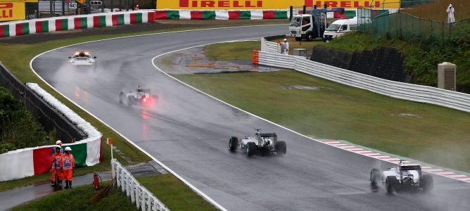 Jacques Villeneuve: "Las reglas sobre el coche de seguridad han de cambiarse"