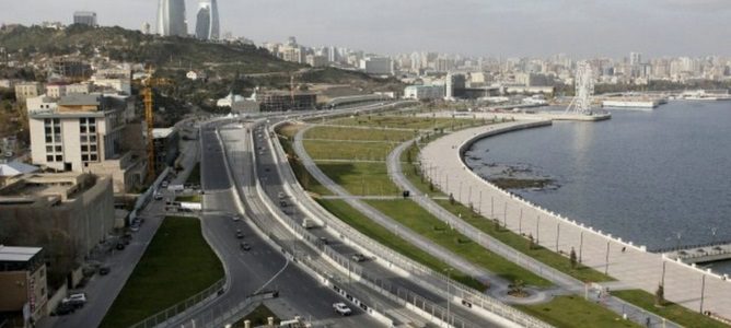 Bernie Ecclestone: "Estoy encantado de que Azerbaiyán haya creado un circuito innovador"