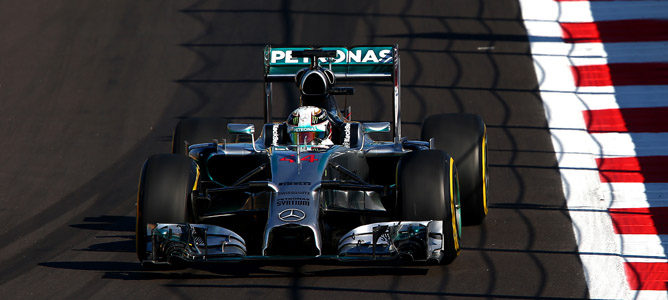 Lewis Hamilton también marca el ritmo durante los Libres 3 del GP de Rusia 2014