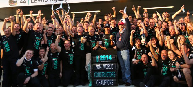 Lewis Hamilton: "Hemos hecho historia"