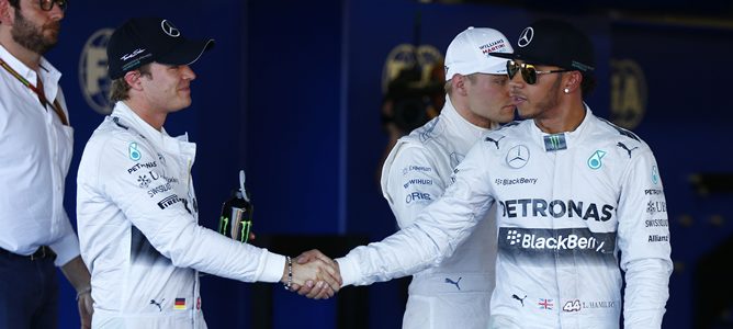 Mercedes quiere seguir con Hamilton y Rosberg en 2015