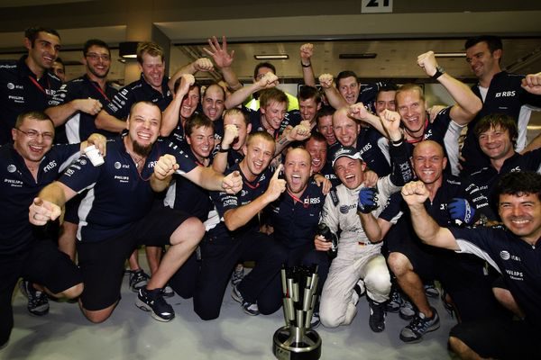 Williams correrá con Rosberg y Nakajima en 2009