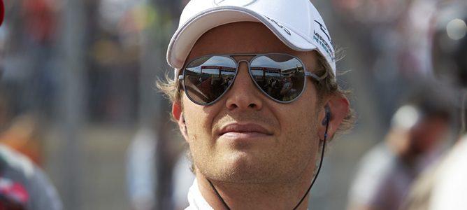 Rosberg admite que necesita que le suceda 'algo' a Hamilton para llevarse el Campeonato