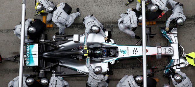 Nico Rosberg de nuevo más rápido que Lewis Hamilton en los Libres 2 del GP de Brasil 2014