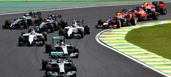 Nico Rosberg da un golpe de efecto y gana en Interlagos