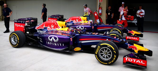 Horner: "Si no hay otra opción, Red Bull se verá obligado a ejecutar un tercer coche"