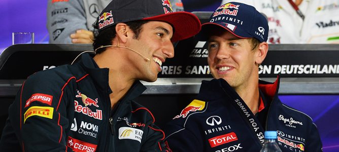 Daniel Ricciardo: "Vettel va a tener que buscar un nuevo diseño para su casco"