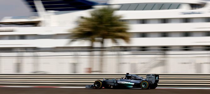 Lewis Hamilton se impone en los Libres 1 del GP de Abu Dabi 2014
