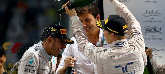 Toto Wolff, sobre la renovación de Hamilton: "Lo hablaremos en las próximas semanas"