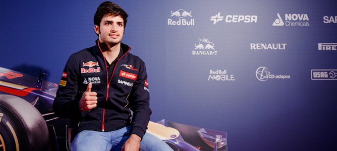 Carlos Sainz visita Faenza, la sede de Toro Rosso