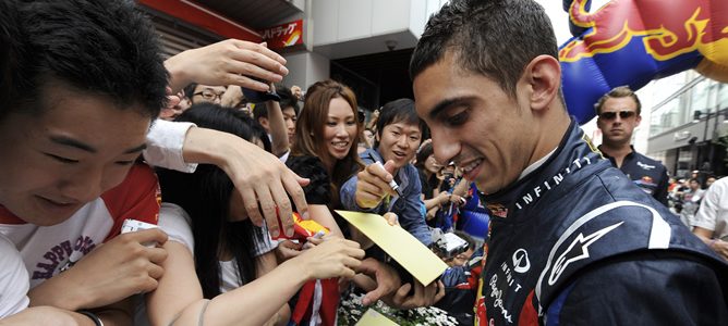 Sebastien Buemi seguirá como piloto reserva de Red Bull en 2015