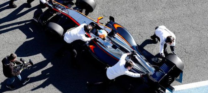 Boullier: "Es alentador la forma en que los ingenieros y técnicos de McLaren y Honda están trabajando"