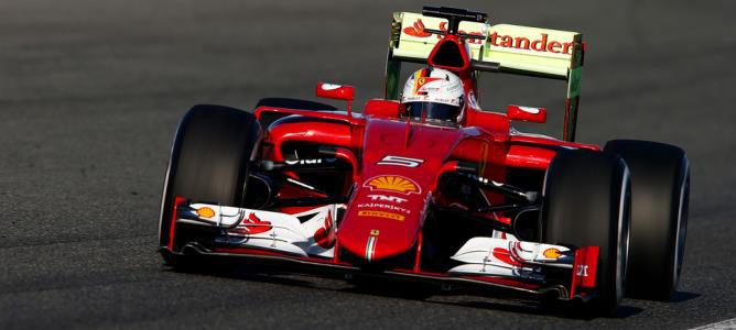 Sebastian Vettel continúa liderando en la segunda mañana de test en Jerez