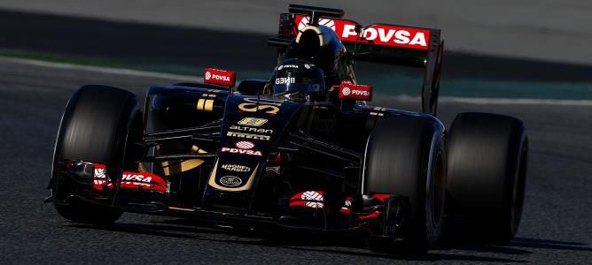 Romain Grosjean acaba líder el último y complicado día de la primera ronda de test en Barcelona