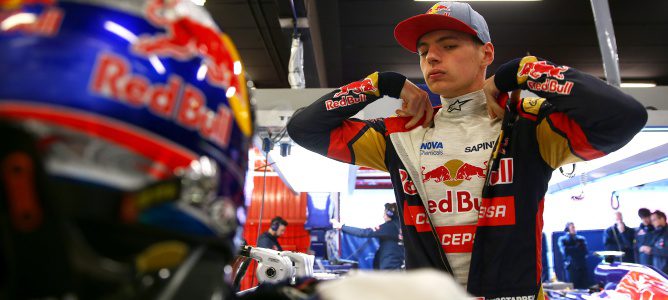 Max Verstappen se hace asiento para el Red Bull en Barcelona