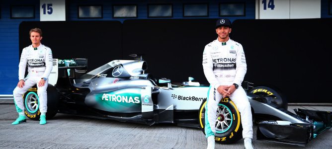 Niki Lauda: "Probablemente este Mundial no se decida solo entre Lewis y Nico"